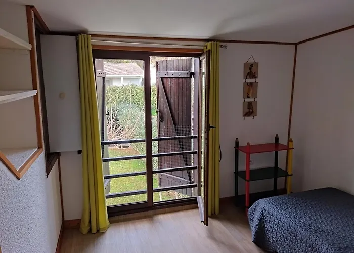 Agreable 100 M De La *