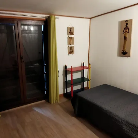 Agreable 100 M De La Villa