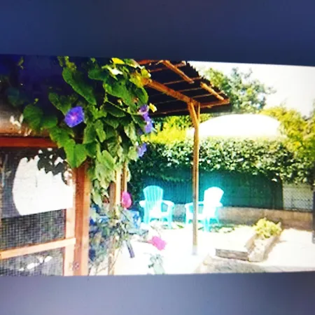 Agreable 100 M De La Villa *