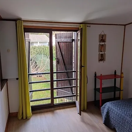 Agreable 100 M De La *