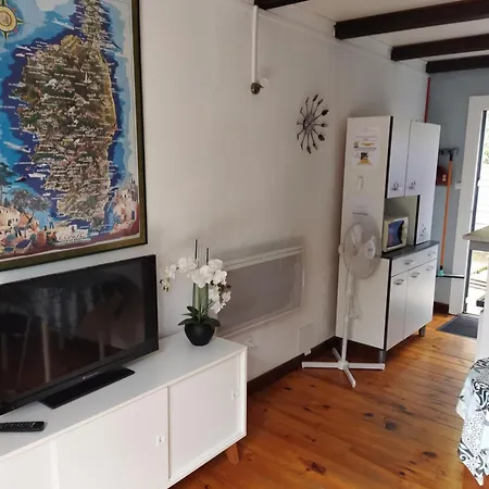 Agreable 100 M De La *